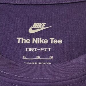 MEn’s XL Nike Dri-FIT Long Sleeve Tee in Rich Purple
